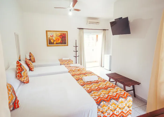 Pousada Flores do LázaroPousada Ubatuba